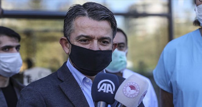 Enkazın üstüne çıkıp Buse ile irtibata geçmişti, Hastanede ziyaret etti...