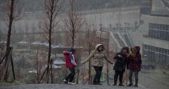 O ilde okullar tatil edildi...