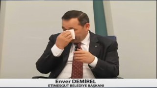 Enver Demirel Canlı yayında gözyaşlarını tutamadı